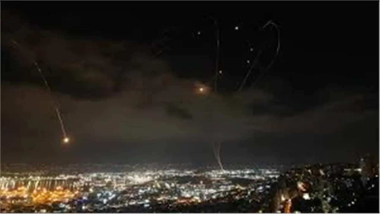 الدفاعات الجوية الإيرانية تتصدى لأهداف معادية في محيط العاصمة طهران